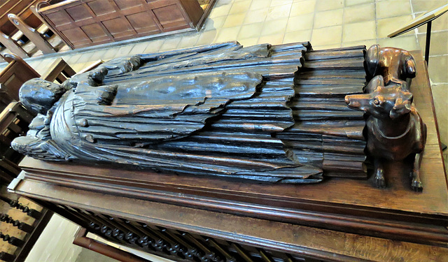 derby cathedral (10)wooden effigy of a priest, perhaps c16 sub-dean johnson c.1527, the dog a modern addition