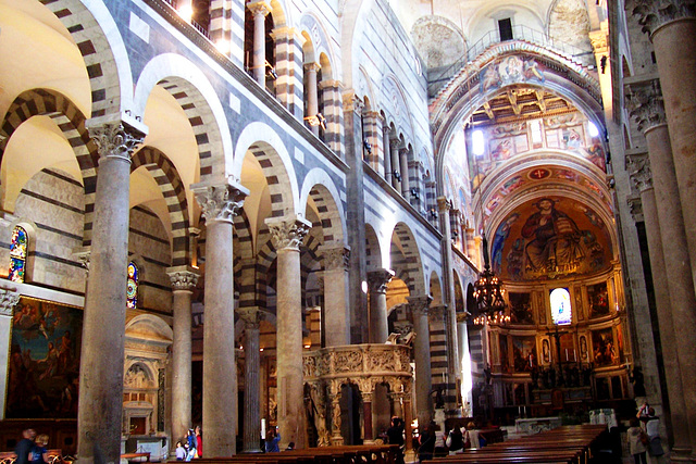 IT - Pisa - Inside the Duomo