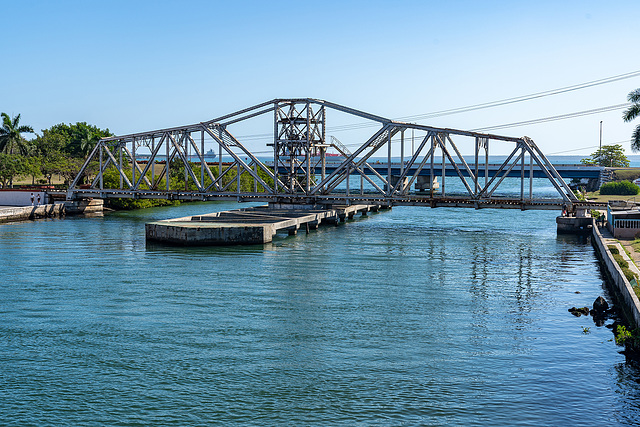 Matanzas - railway swing bridge