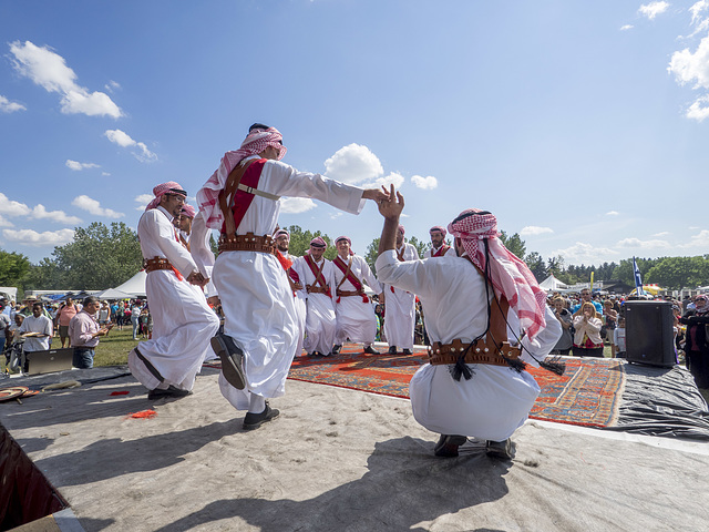 Syrians Delight the Crowd