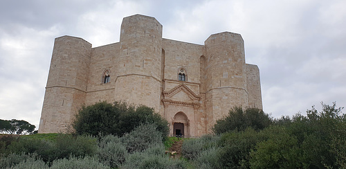 Castel del Monte - Exterior