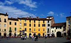 IT - Lucca - Piazza Anfiteatro