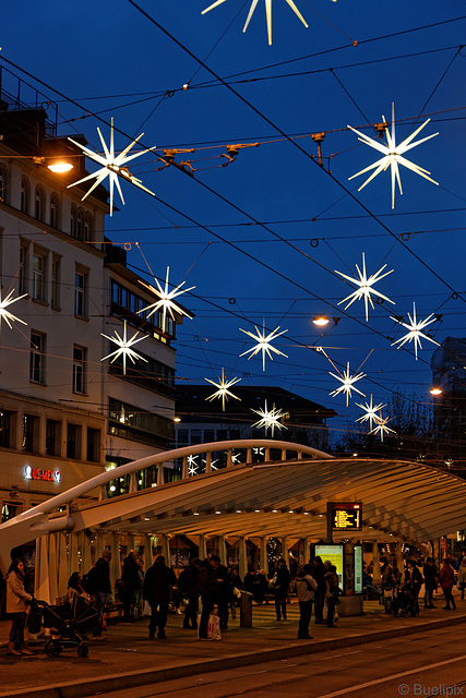 Marktplatz St. Gallen im Advent (© Buelipix)
