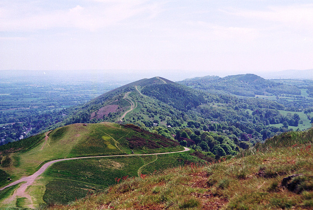 Looking south from Worcestershire Beacon towards Herefordshire Beacon (Scan from May 2001)