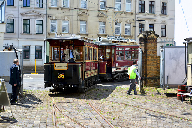 Leipzig 2017 – Straßenbahnmuseum – Tram 257 & carriage 87 arriving