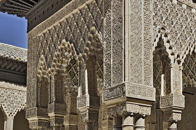 Columns, Take #2 – Palace of the Nasrids, Alhambra, Granada, Andalucía, Spain