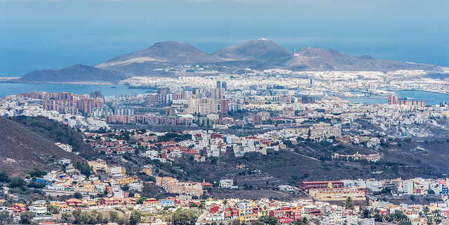 Blick vom Pico De Bandama über Las Palmas © Buelipix