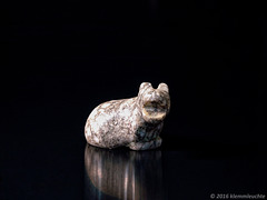 Kleine Stein-Skulptur Hippo, weißer Granit, 2016