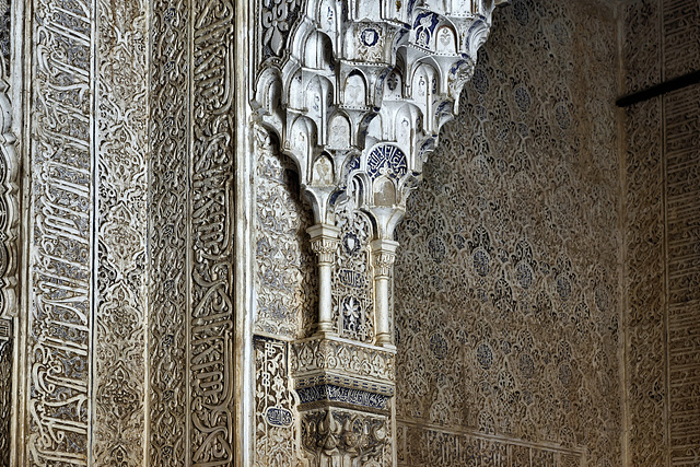 Columns, Take #3 – Palace of the Nasrids, Alhambra, Granada, Andalucía, Spain