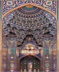 Mascate : Una doppia nicchia laterale nella moskea Sultan Qaboos