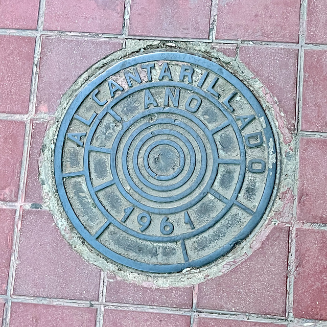 Valencia 2022 – Manhole cover from 1961