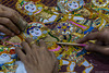 Teppichknüpferei in Mandalay (© Buelipix)