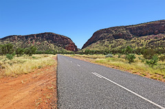 The road to Simpsons Gap