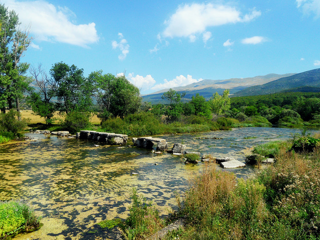Stone bridge on the Cetina river