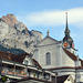 Katholische Kirche St. Martin in Schwyz, im Hintergrund der grosse Mythen