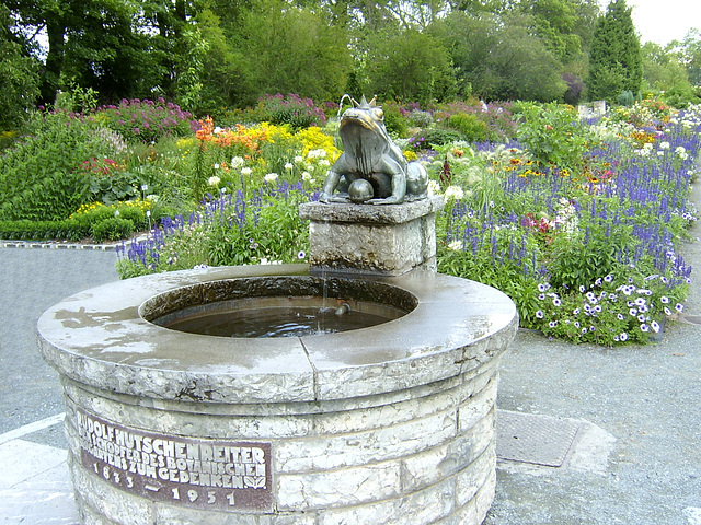Der Froschbrunnen im Park Theresienstein in Hof an der Saale