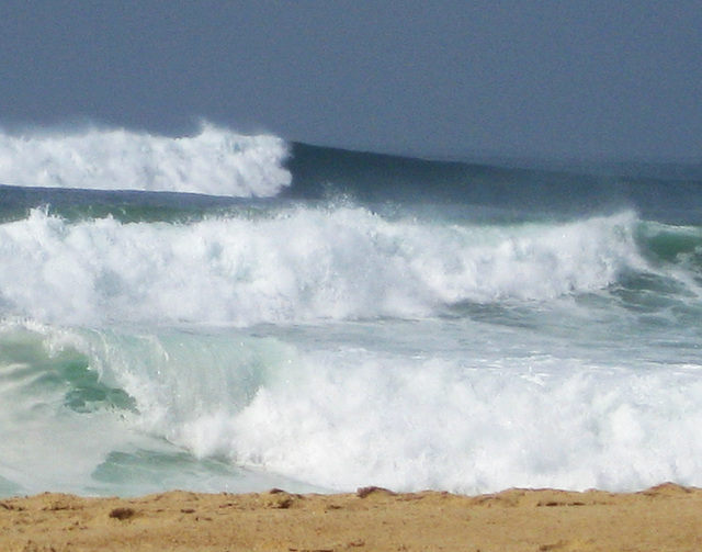...la puissance des vagues de l'Atlantique...