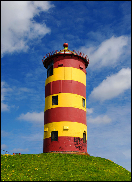 Pilsumer Leuchtturm - bekannt aus dem Otto-Film.