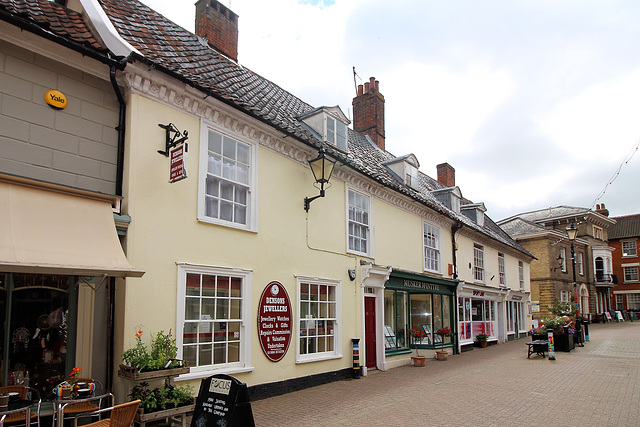 Ipernity: No.15 Thoroughfare, Halesworth, Suffolk - By A Buildings Fan