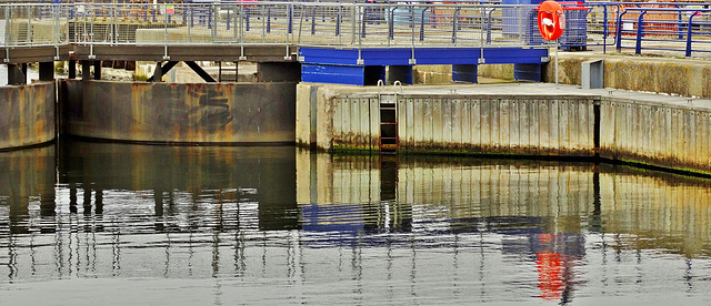 Loch Gate. Royal Quays Marina