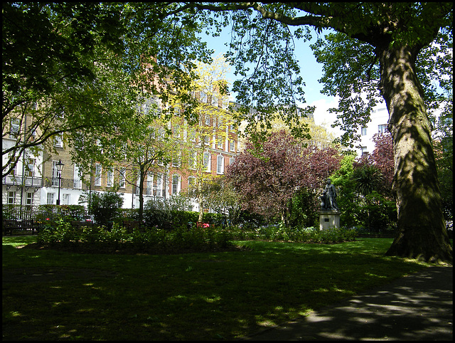 shady spot in Queen Square