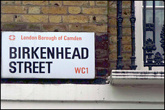 Birkenhead Street sign