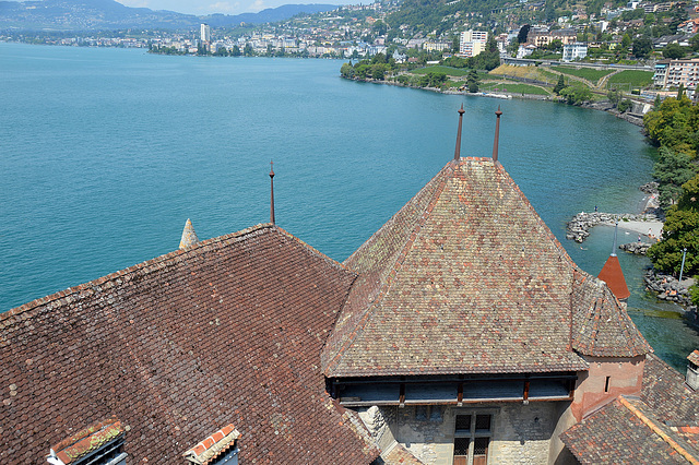 Blick vom Schloss Chillon nach Montreux