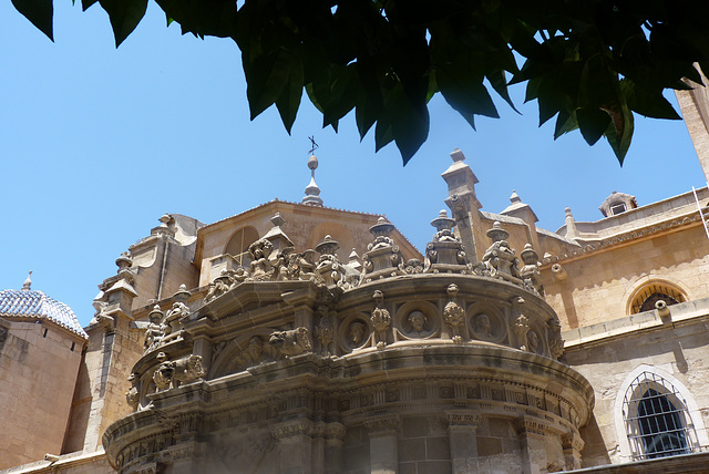 Detalle de cornisa de la Catedral de Murcia