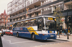 City of Oxford 43 (M629 FNS) in Oxford Street, London – 29 Nov 1997 (378-15)