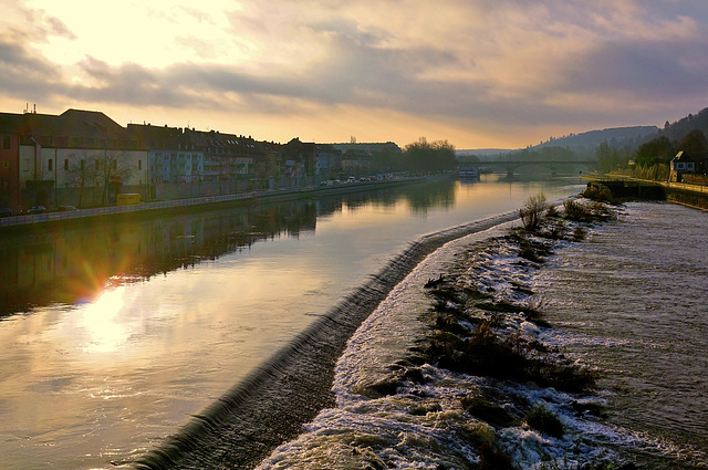 Ein Dezembermorgen am Main - A December morning at the river Main
