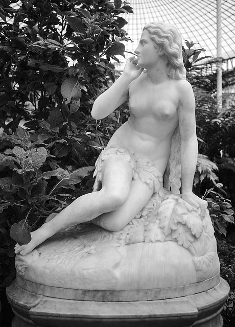 Statue of Eve by Scipione Tadolini , Glasgow Botanic Gardens