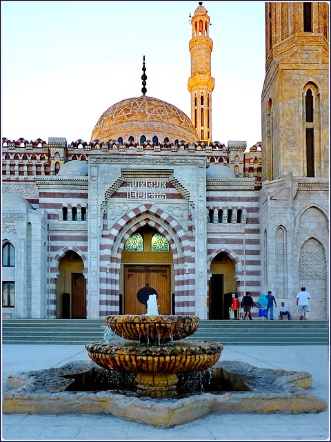 Sharm el Sheikh : l'ingresso della moskea e una bella fontana