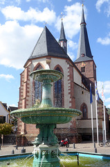 Deidesheim - Marktbrunnen und Kirche