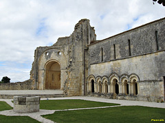 abbaye de TRIZAY