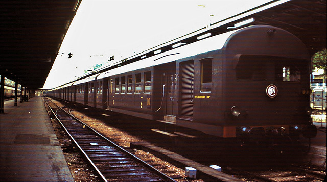 Paris (75) Juillet 1982. Gare de l'Est. (Diapositive numérisée).