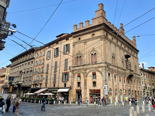 Bologna 2021 – Piazza del Porta Ravegnana