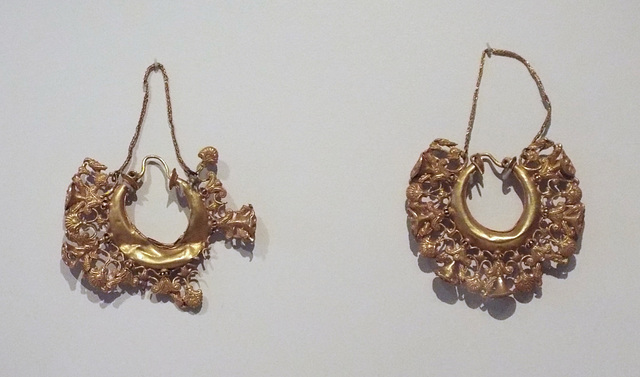 Gold Pendant Earrings in the Archaeological Museum of Madrid, October 2022