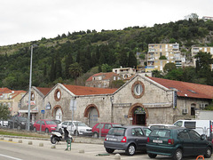 Dubrovnik : entrepôts du port de Gruž.