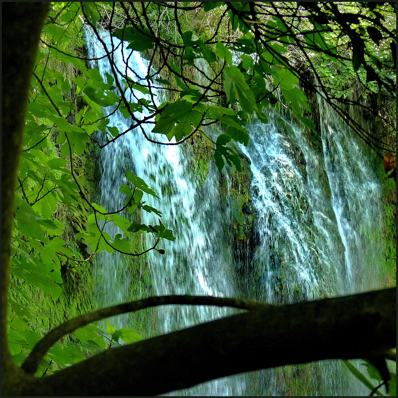 Kursunlu waterfall détail