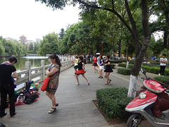 Kunming_Verda_Lago_Dancado_701