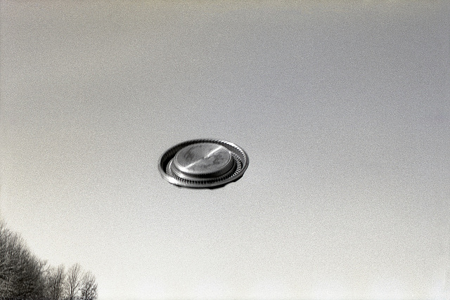 How Not To Take A Fake UFO Photo
