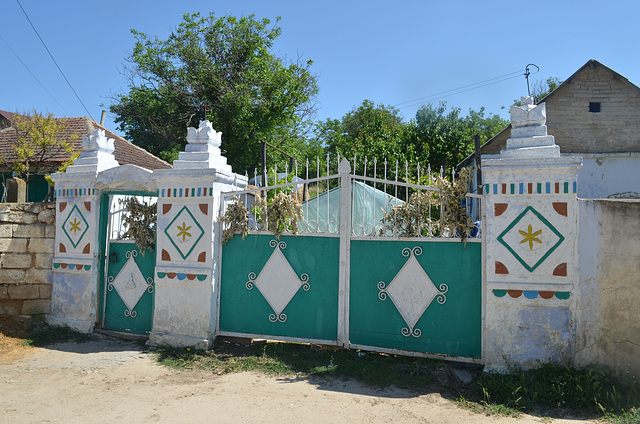 Moldova, Orheiul Vechi, Manor Gate in Butuceni