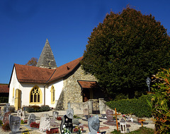 Reformierte Kirche mit Friedhof in Orny