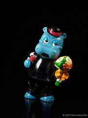 Ferrero Happy Hippo Brätigam mit Blumenstrauss, Verpackung Schoko Bons, Kunststoff, 2017