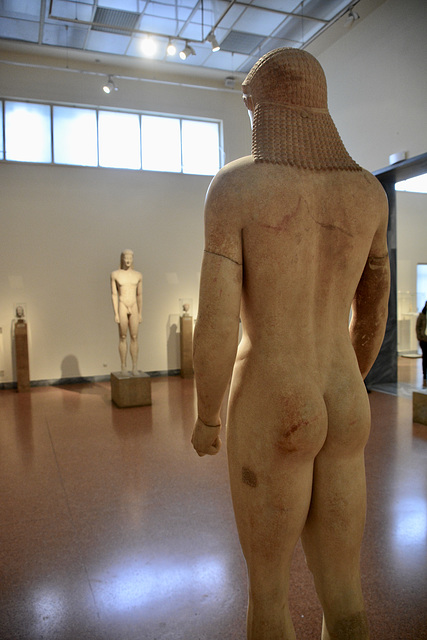 Athens 2020 – National Archæological Museum – Kouroi looking at each other