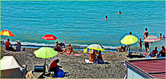 Ombrelloni a Punta Vagno - spiaggia libera