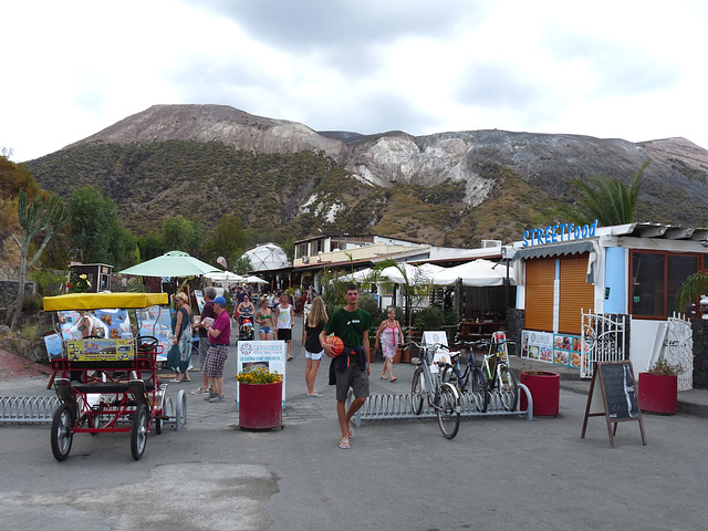 Vulcano- Tourist Market