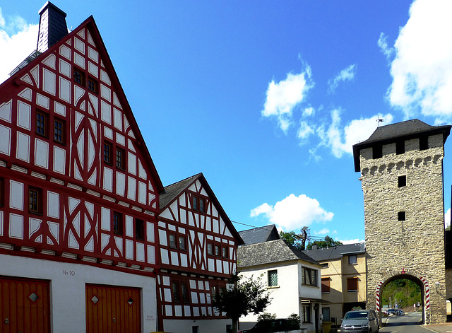 DE - Dausenau - Torturm und Fachwerkhäuser