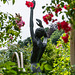 Skulptur im Rosengarten