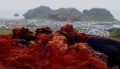 Vestmannaeyjar red rocks